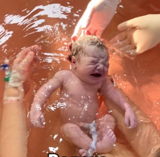 the benefits of water birth