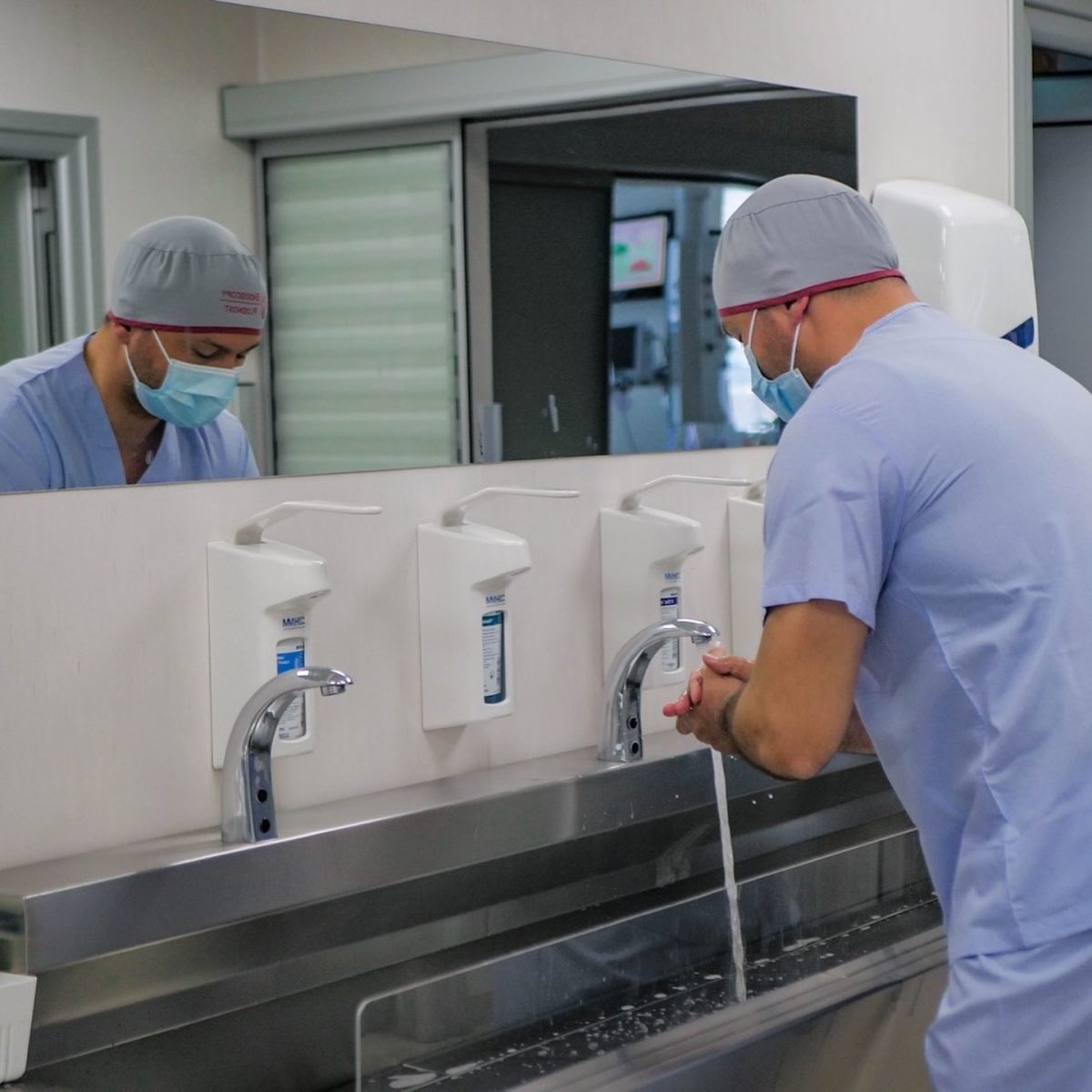 Laparoscopic Treatment Of Endometriosis A Silent Problem A Precise Solution Photo By Hospital Plodnost On June 10 2025 May Be An Image Of 2 People Water Filter Faucet Wash Basin Hospital And Text